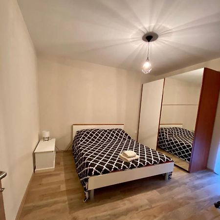 Apartment With Balcony And Free Parking ซาดาร์ ภายนอก รูปภาพ