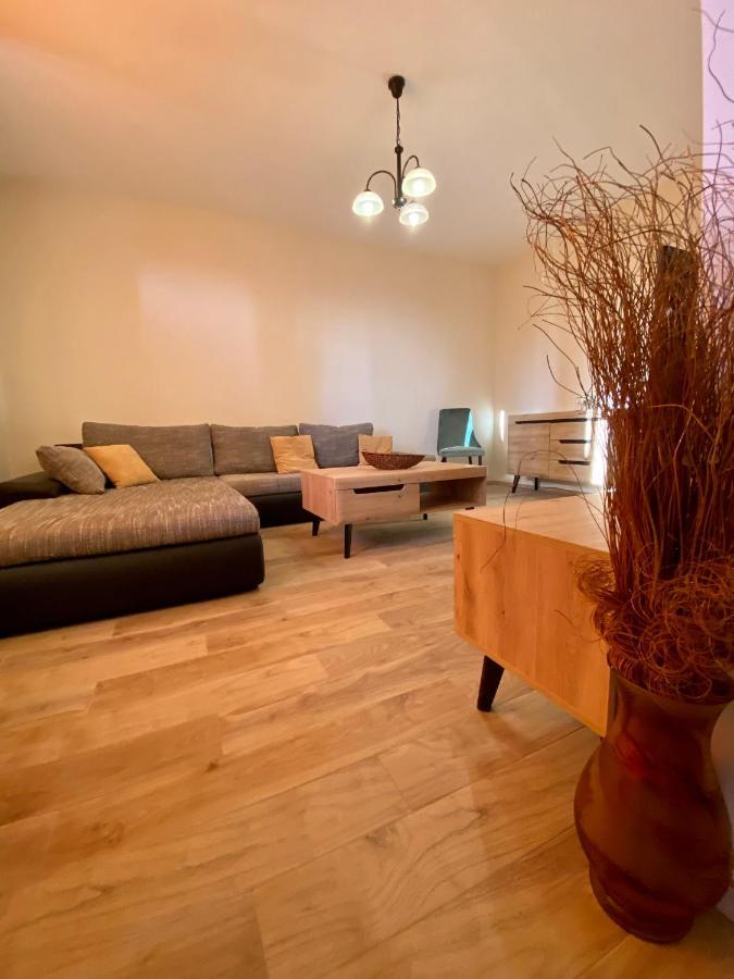 Apartment With Balcony And Free Parking ซาดาร์ ภายนอก รูปภาพ