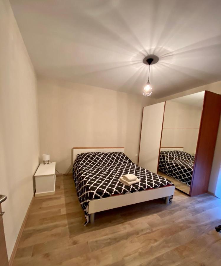 Apartment With Balcony And Free Parking ซาดาร์ ภายนอก รูปภาพ